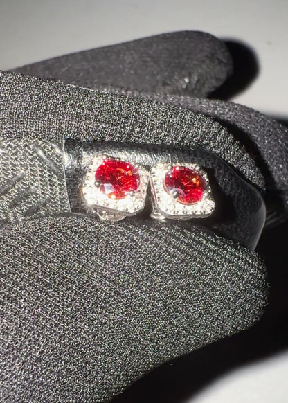 Aros Cuadrados Red VVS Tipo Halo 7x7mm en Plata Ley 925